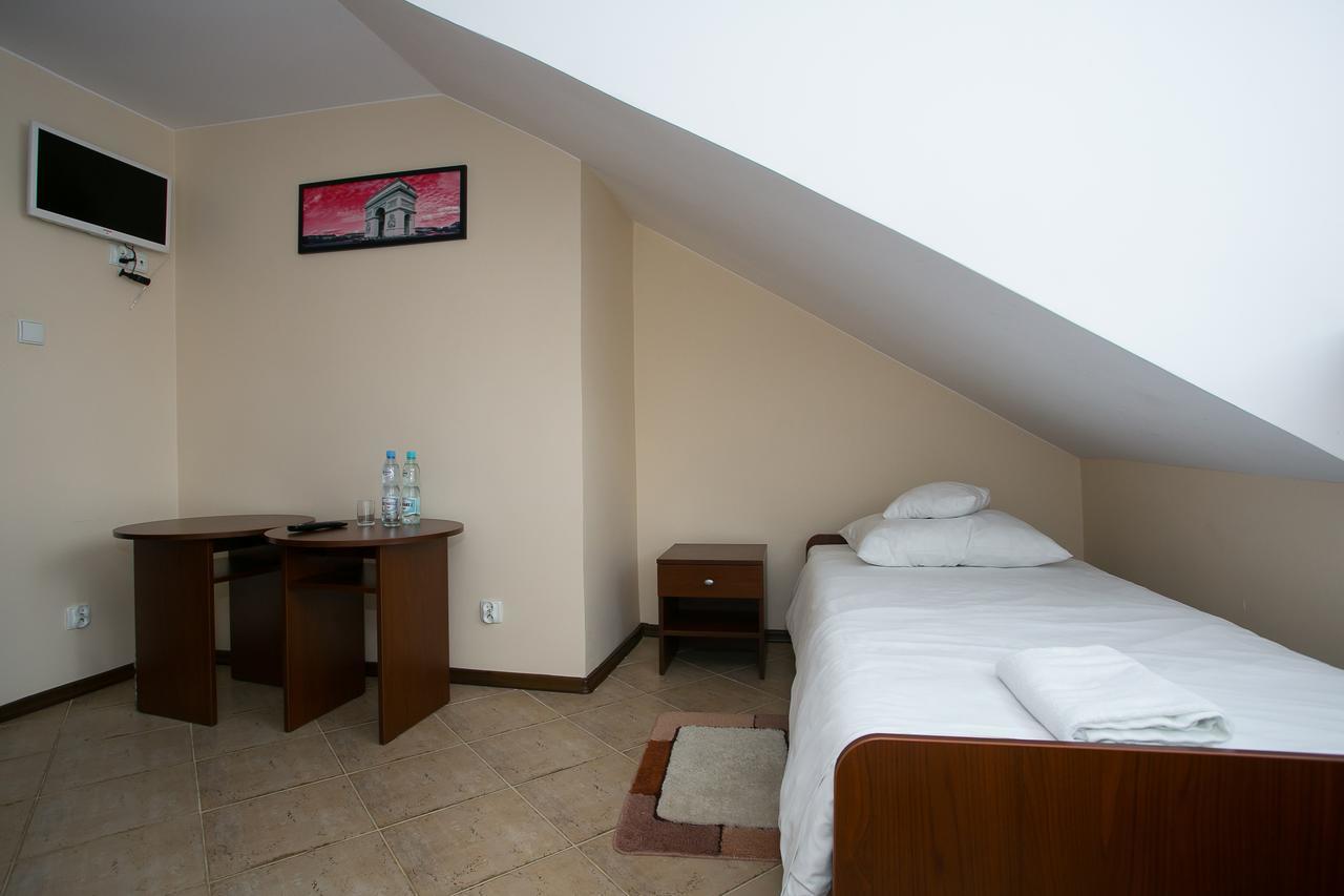 Labirynt Otel Łomża Dış mekan fotoğraf